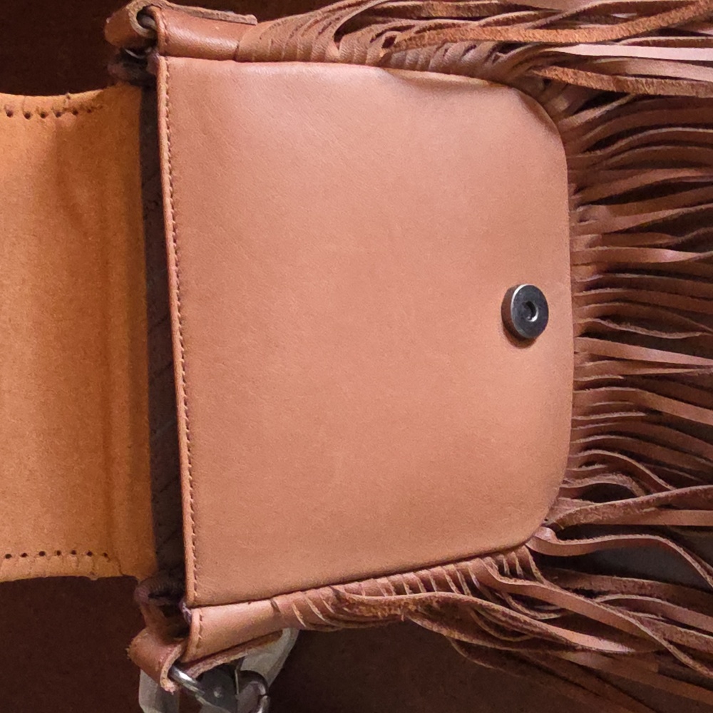 NWOT Montana West genuine leather tooled floral fringe crossbody bag - Picture 4 of 9